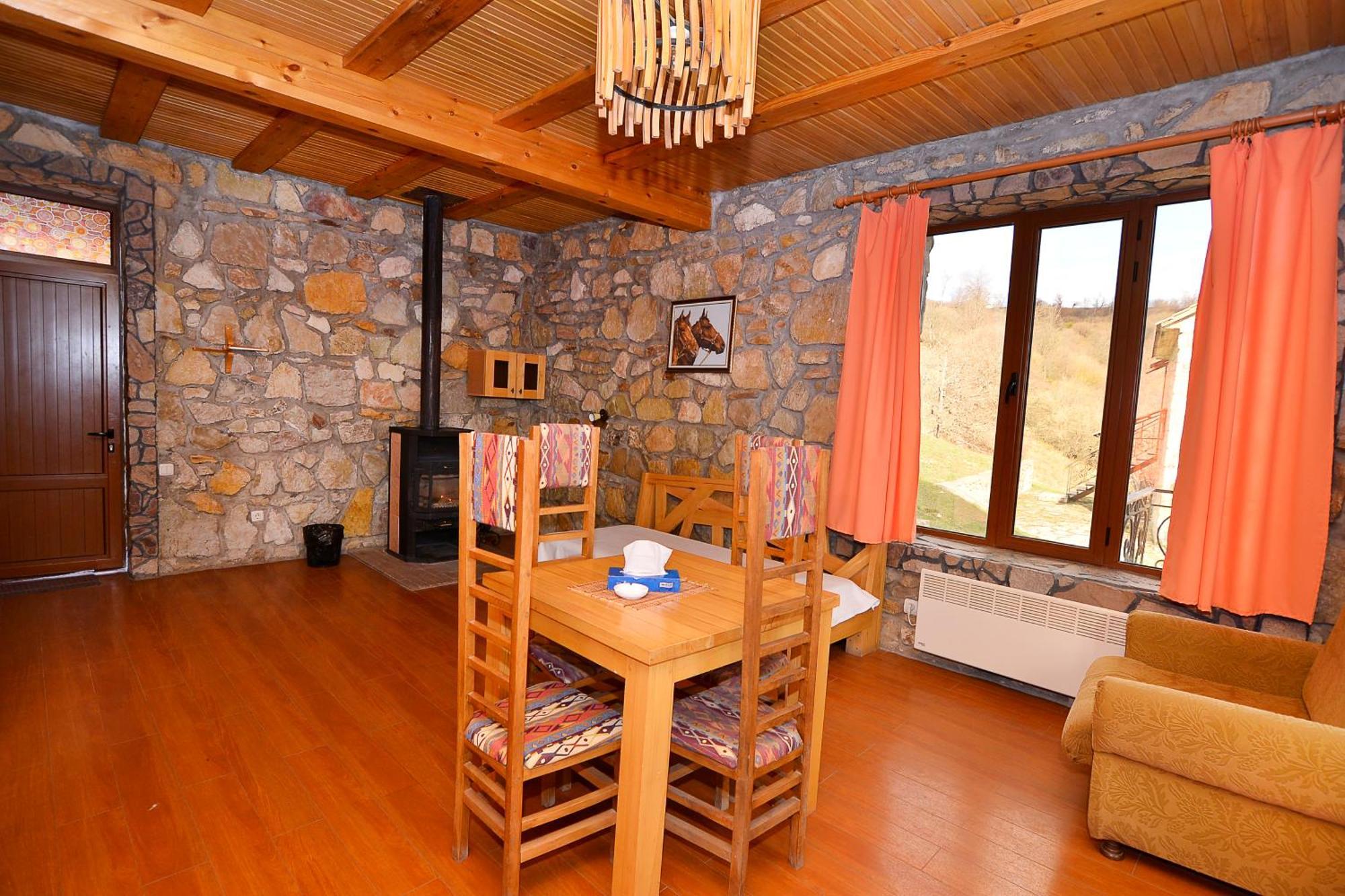 Apaga Resort Ijevan Rum bild
