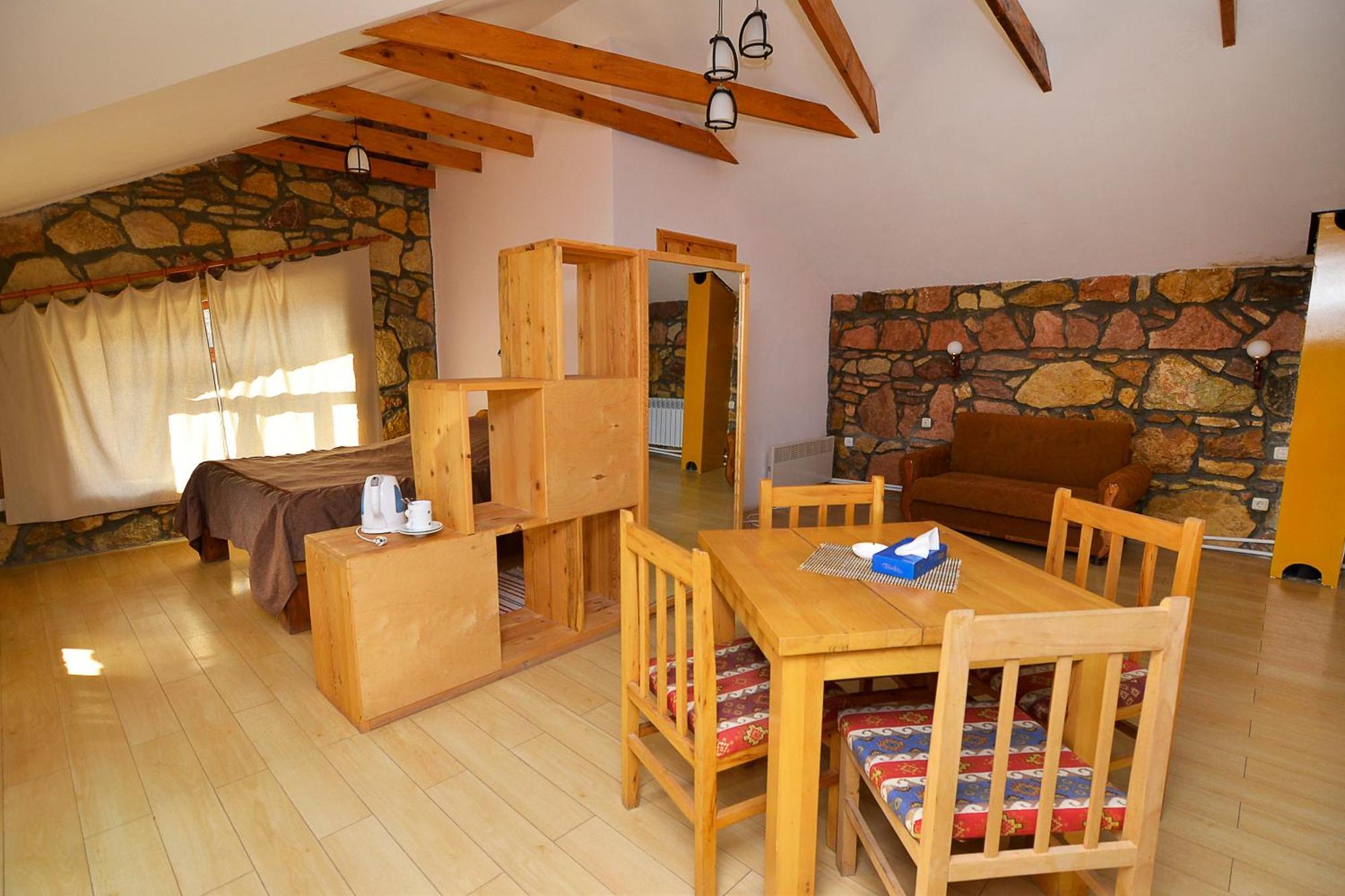 Apaga Resort Ijevan Rum bild